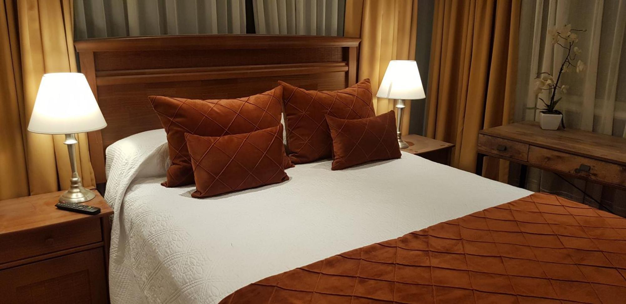 Hotel Puerta Del Lago Пуерто Варас Екстериор снимка