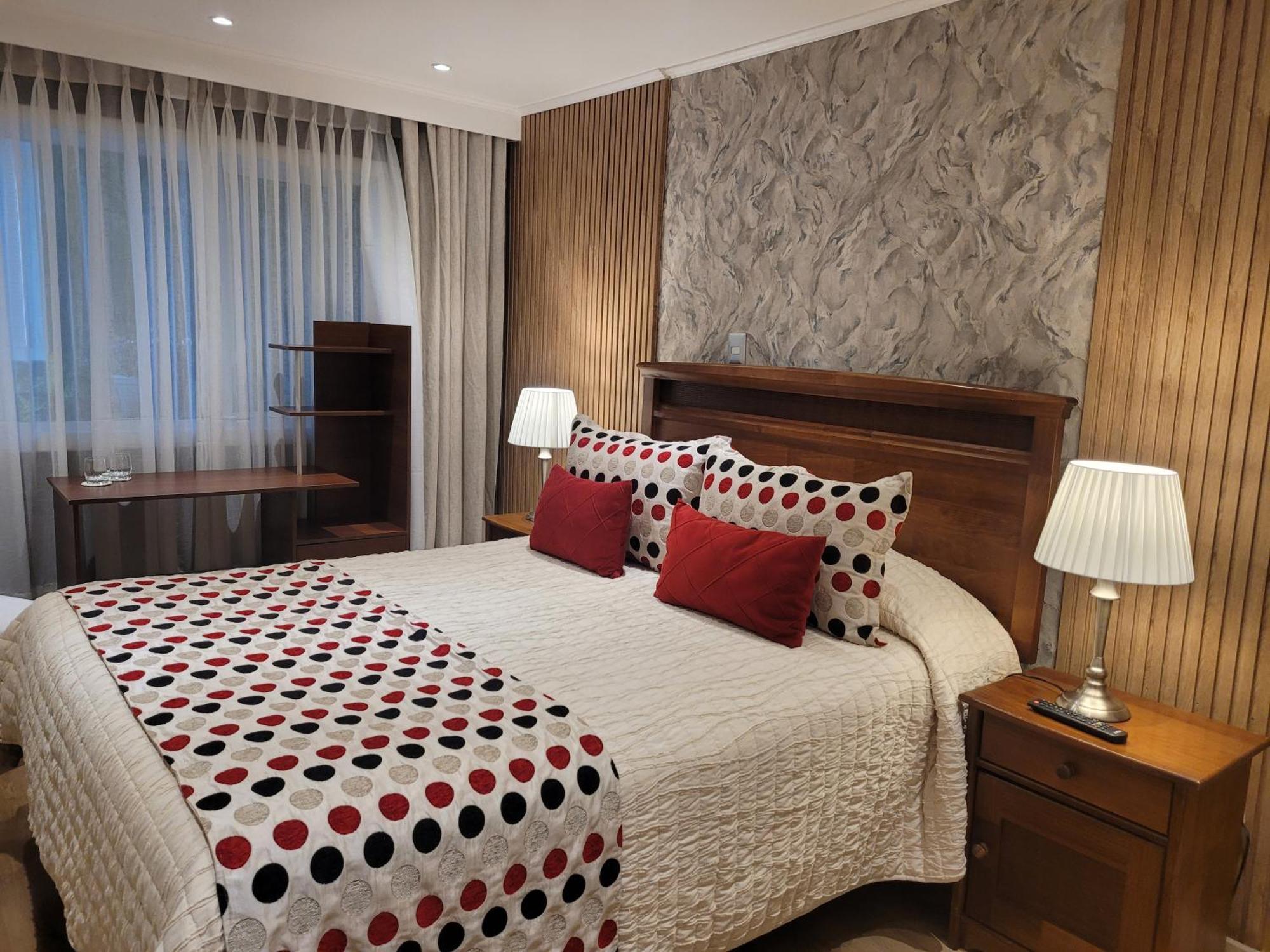 Hotel Puerta Del Lago Пуерто Варас Екстериор снимка