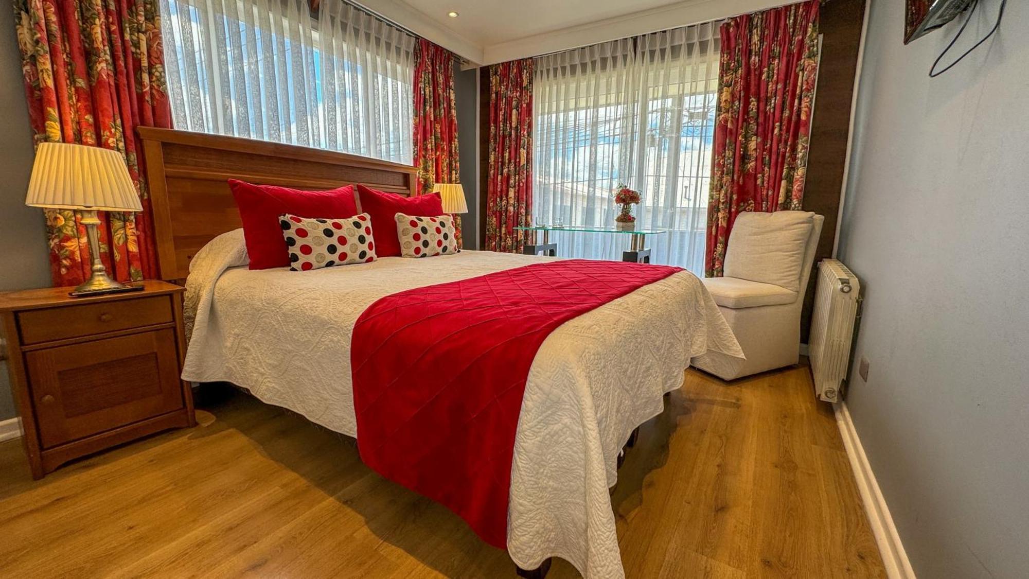 Hotel Puerta Del Lago Пуерто Варас Екстериор снимка