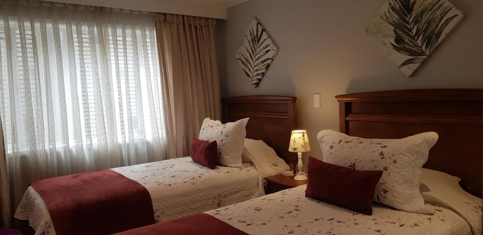 Hotel Puerta Del Lago Пуерто Варас Екстериор снимка