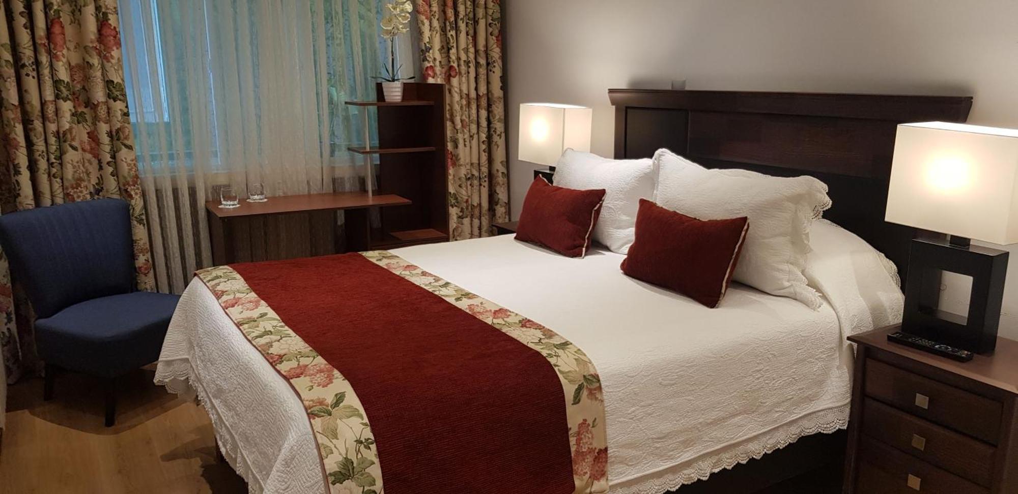 Hotel Puerta Del Lago Пуерто Варас Екстериор снимка