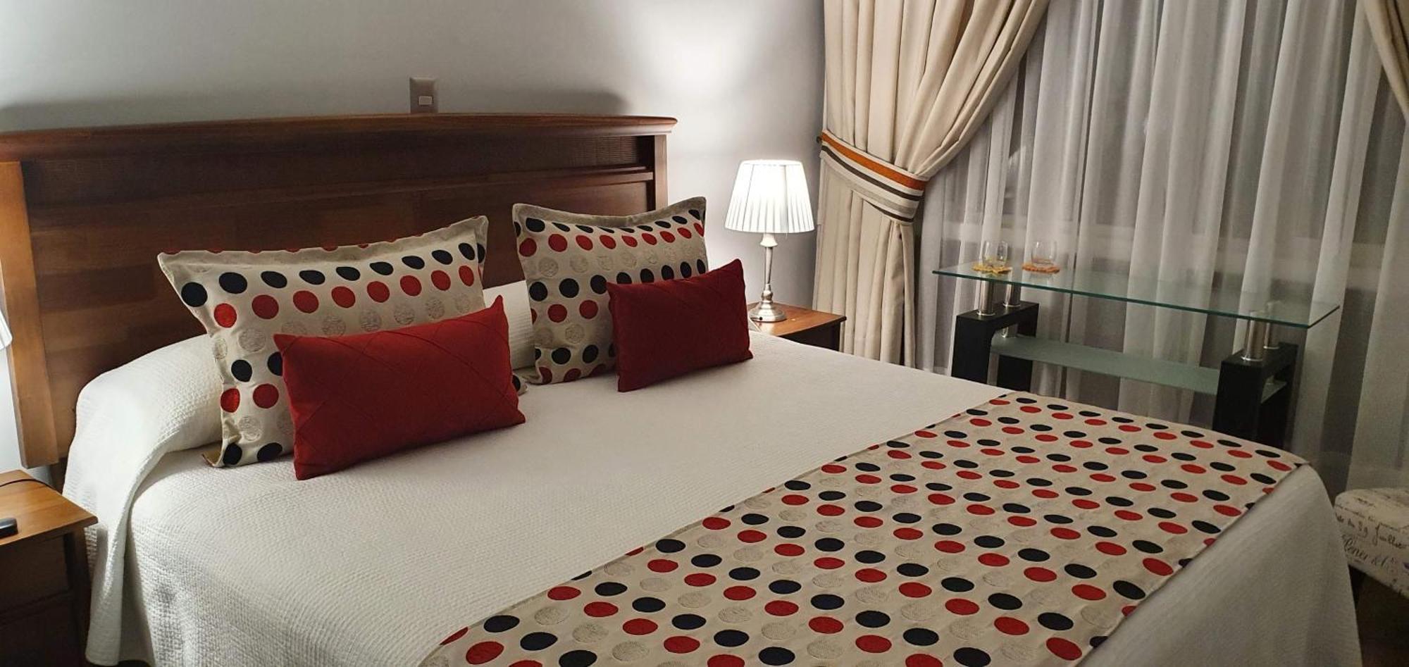 Hotel Puerta Del Lago Пуерто Варас Екстериор снимка