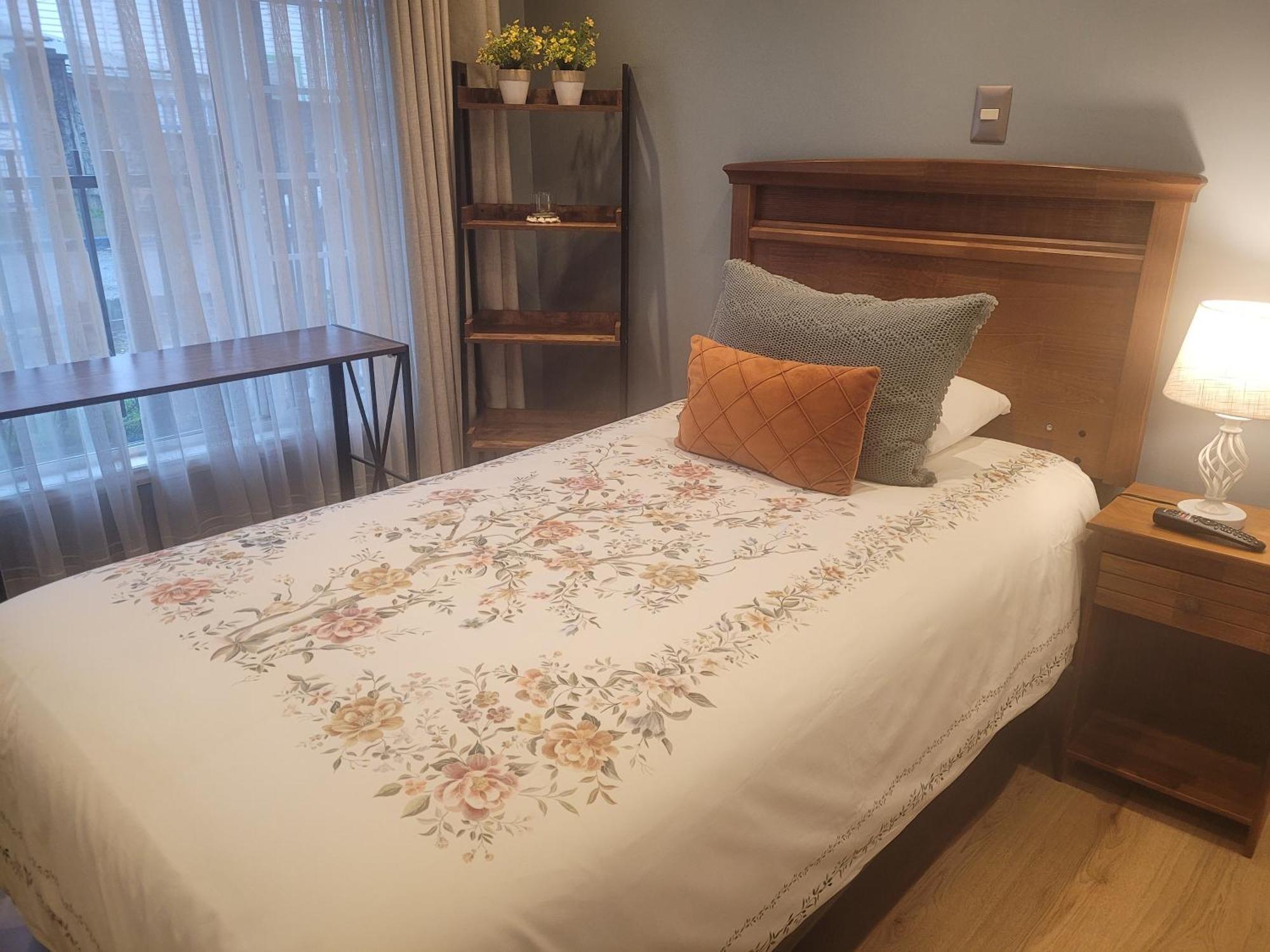 Hotel Puerta Del Lago Пуерто Варас Екстериор снимка