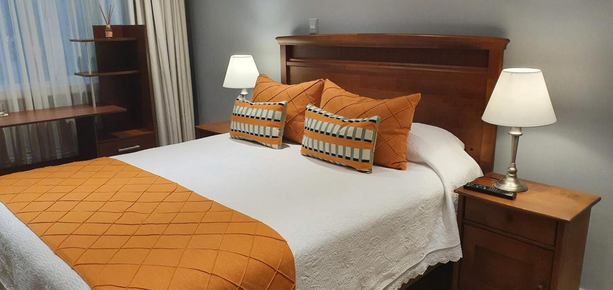 Hotel Puerta Del Lago Пуерто Варас Екстериор снимка