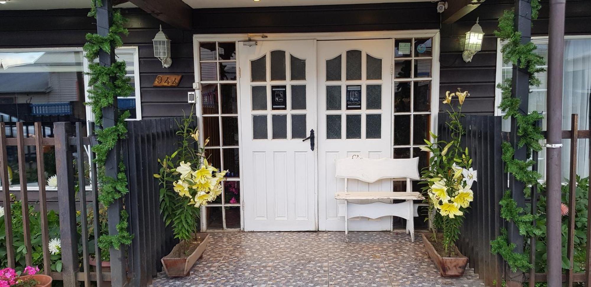 Hotel Puerta Del Lago Пуерто Варас Екстериор снимка