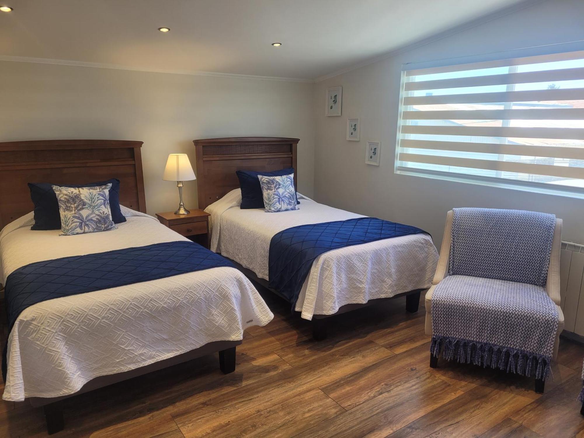 Hotel Puerta Del Lago Пуерто Варас Екстериор снимка