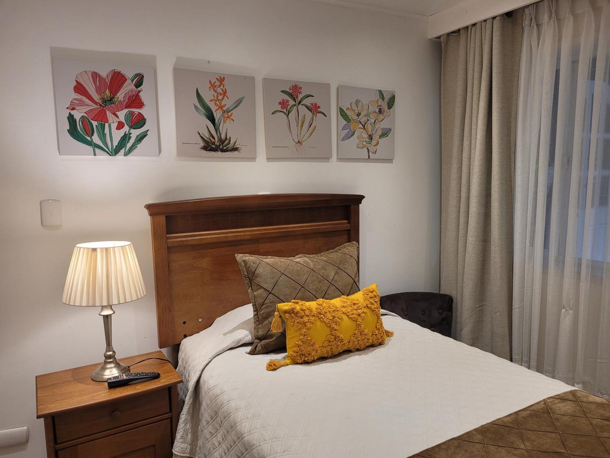 Hotel Puerta Del Lago Пуерто Варас Екстериор снимка