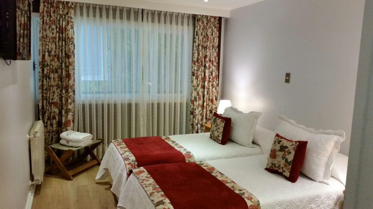 Hotel Puerta Del Lago Пуерто Варас Екстериор снимка
